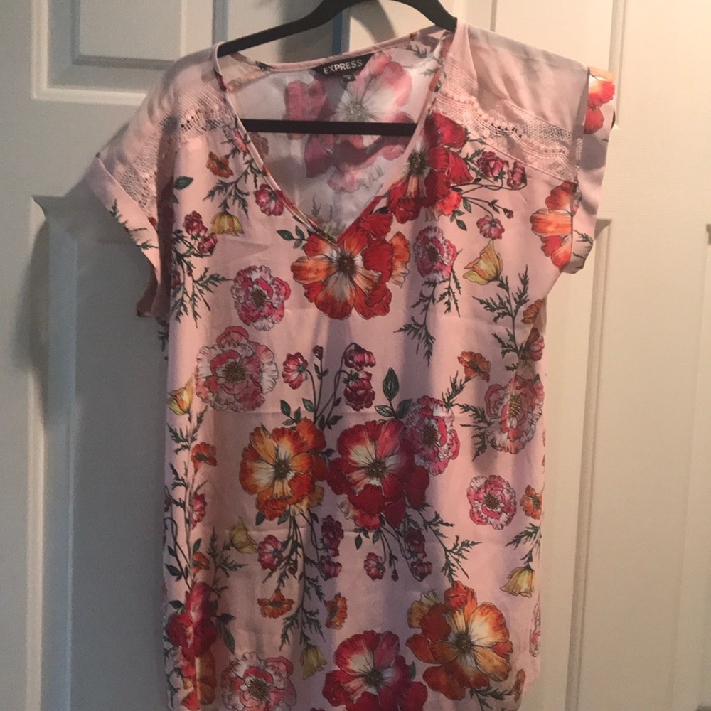 EXPRESS FLORAL TOP